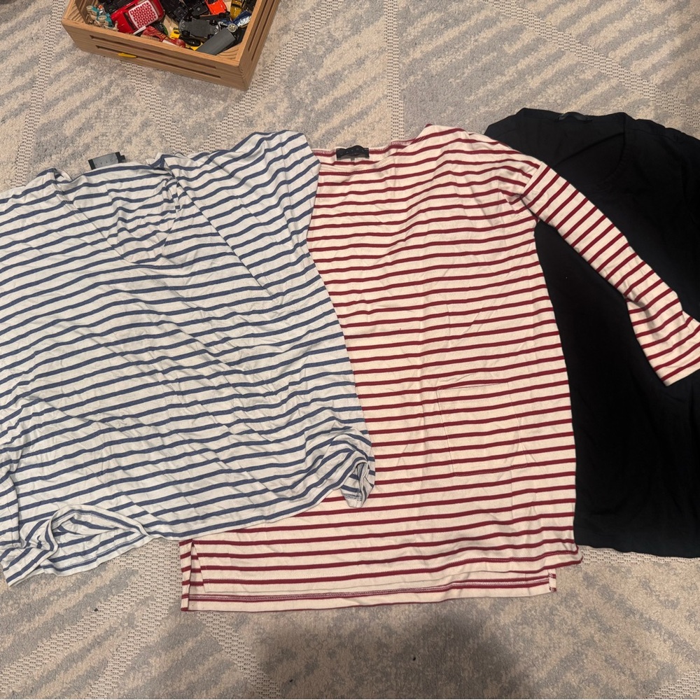 Three hatch maternity size 1/small t shirts great used condition